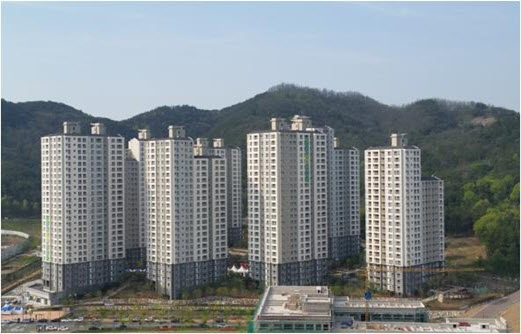 Zone 2 B-2BL apartment construction in Daegu Geumho